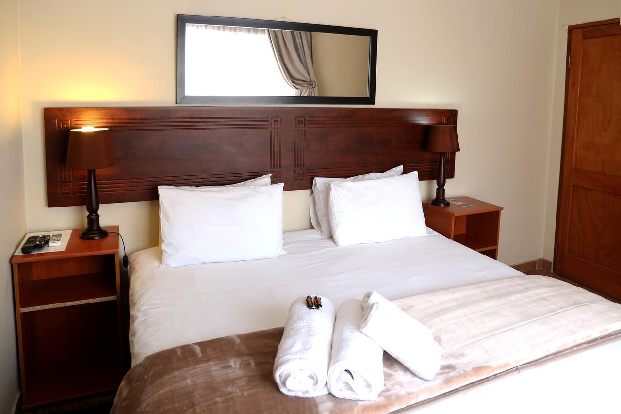 Morulana Guest House Kempton Park Eksteriør billede