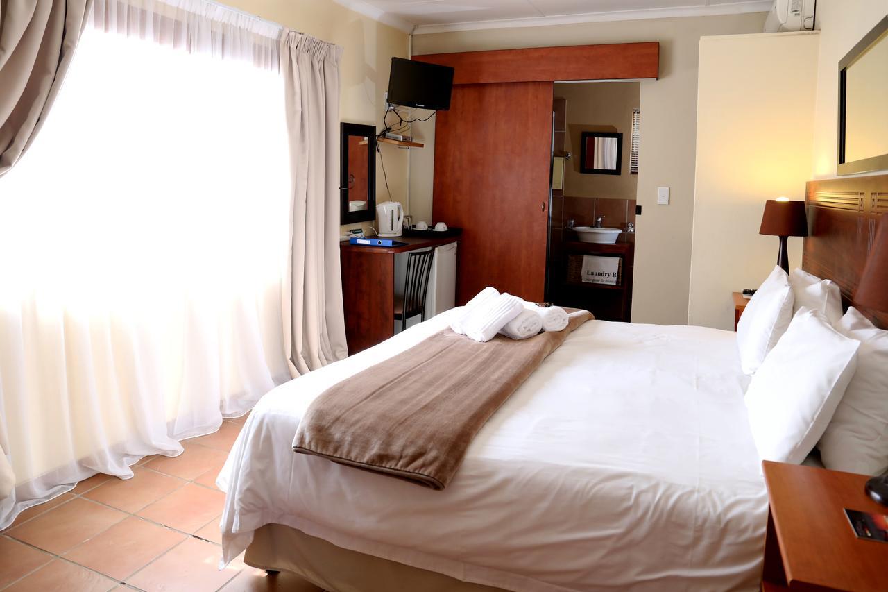 Morulana Guest House Kempton Park Eksteriør billede