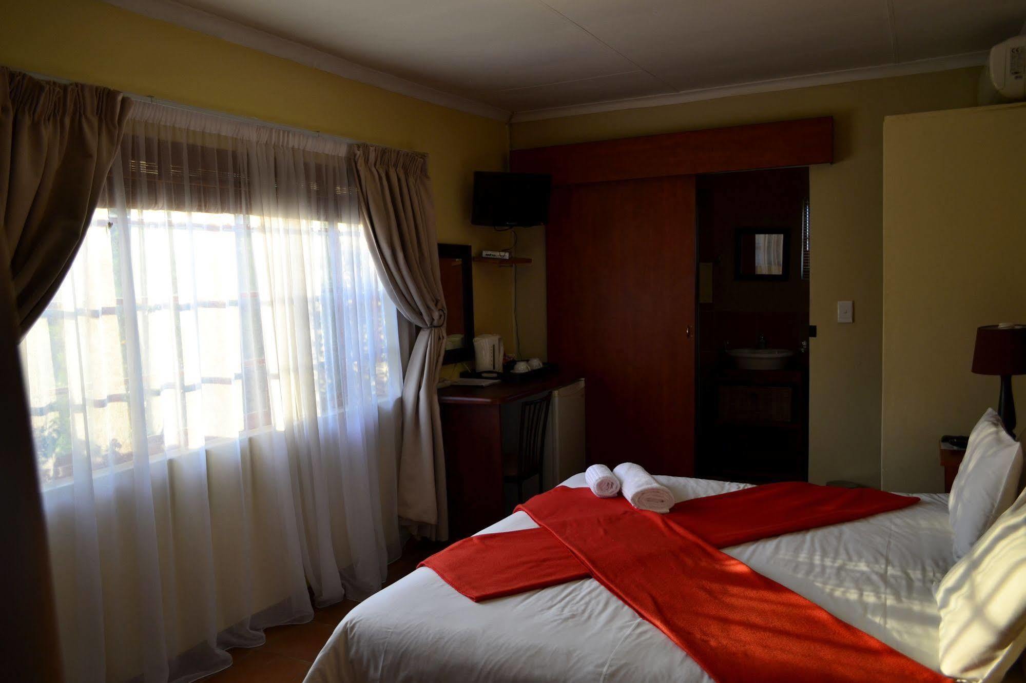 Morulana Guest House Kempton Park Eksteriør billede